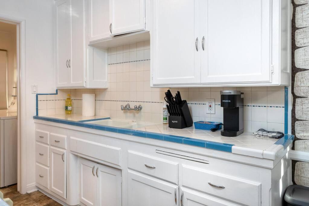 Luxe 1-bedroom Gem: Venice Beach Escape