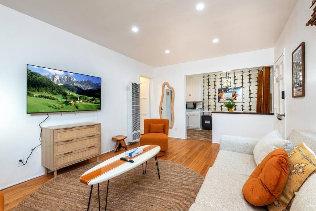 Luxe 1-bedroom Gem: Venice Beach Escape