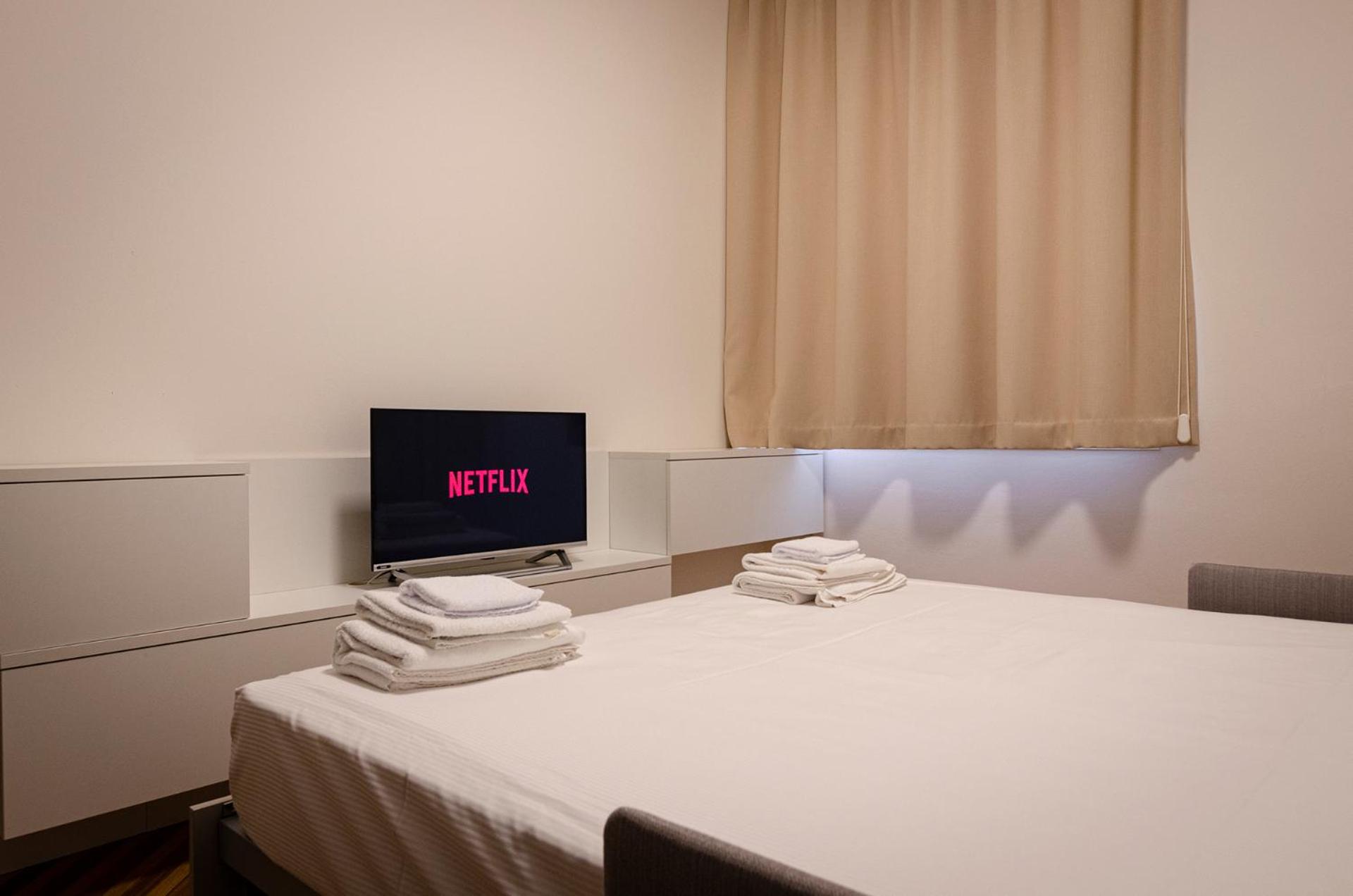 UGO BASSI LUX apartment