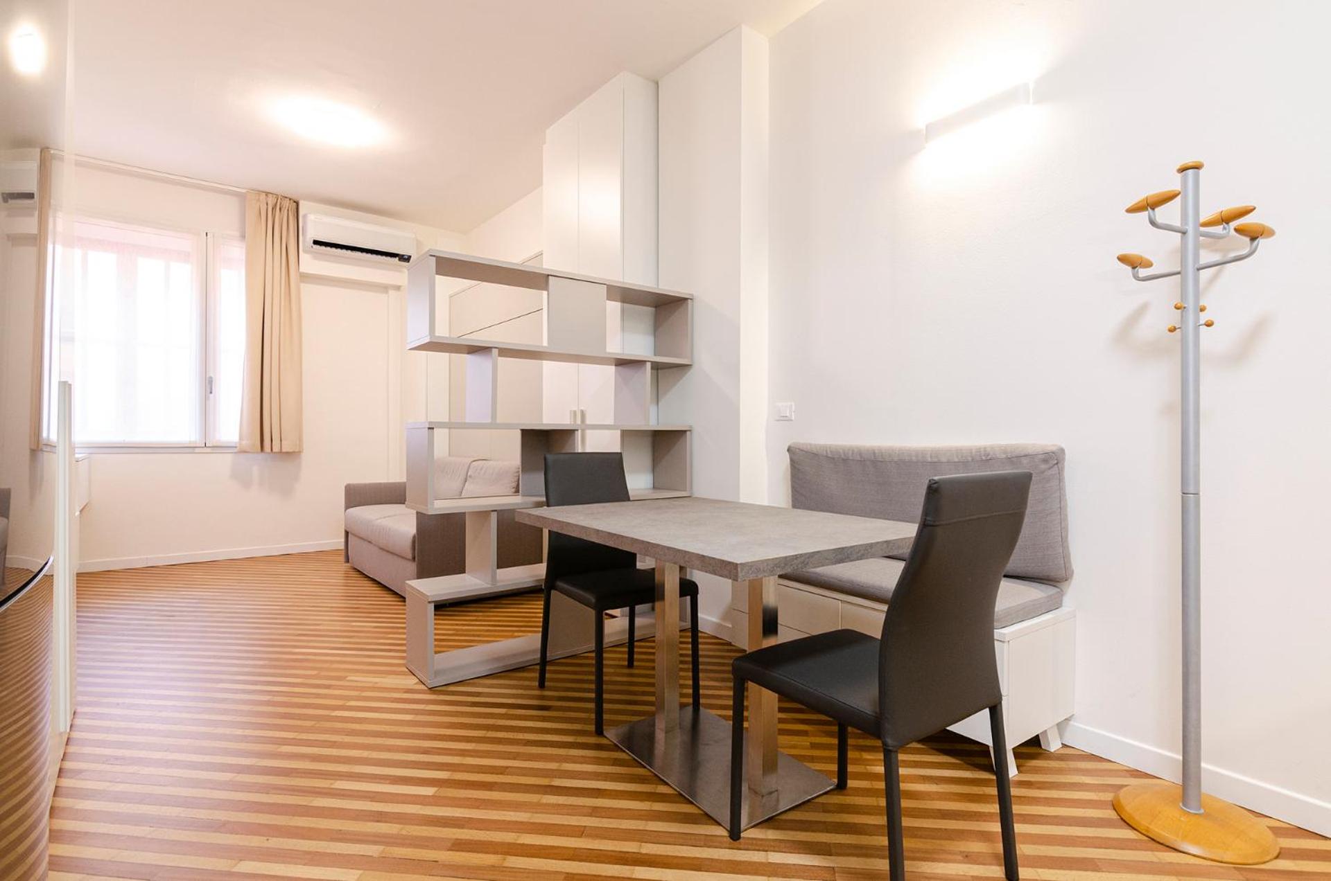 UGO BASSI LUX apartment