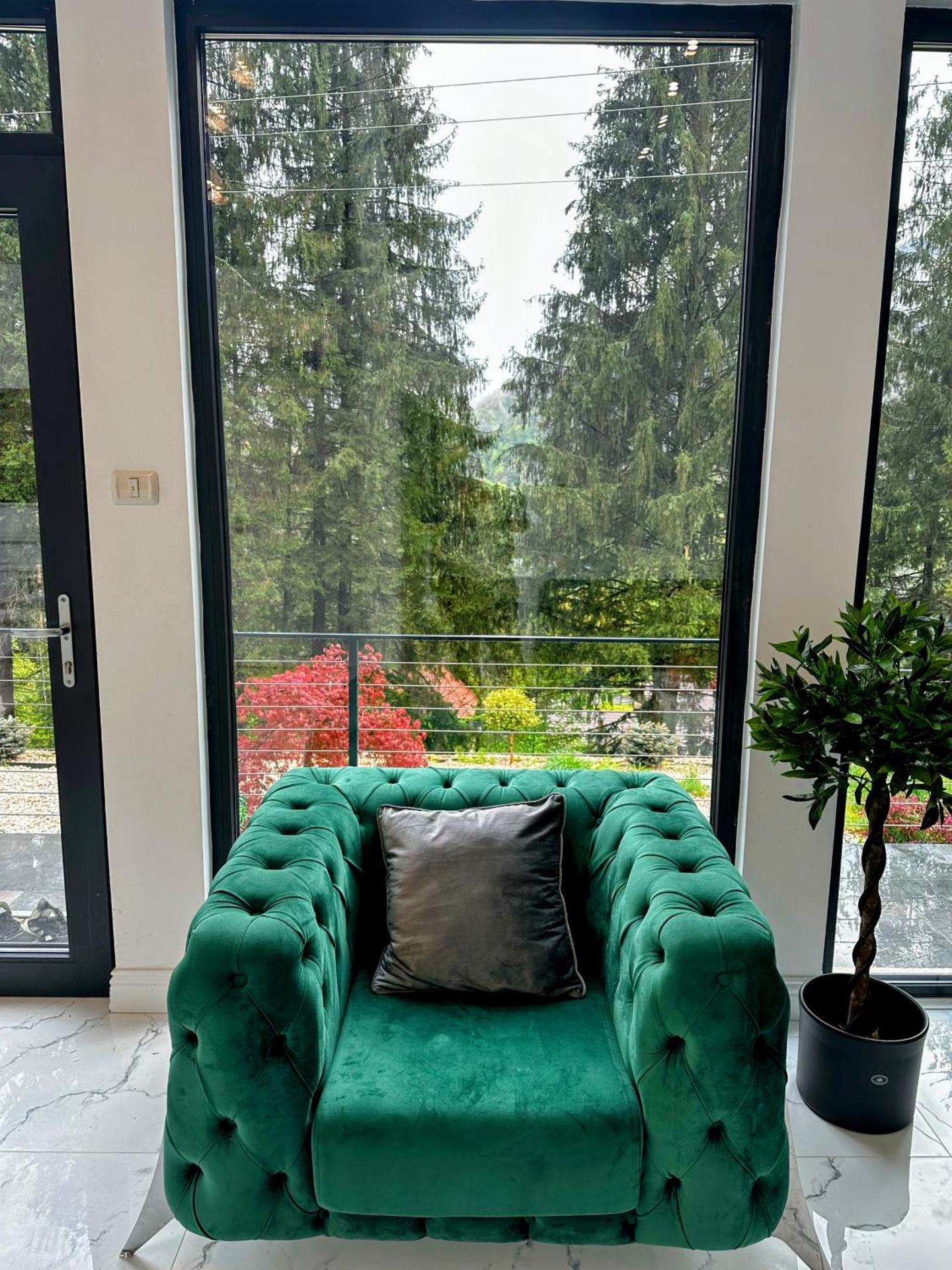 Pine Hill Poiana Marului