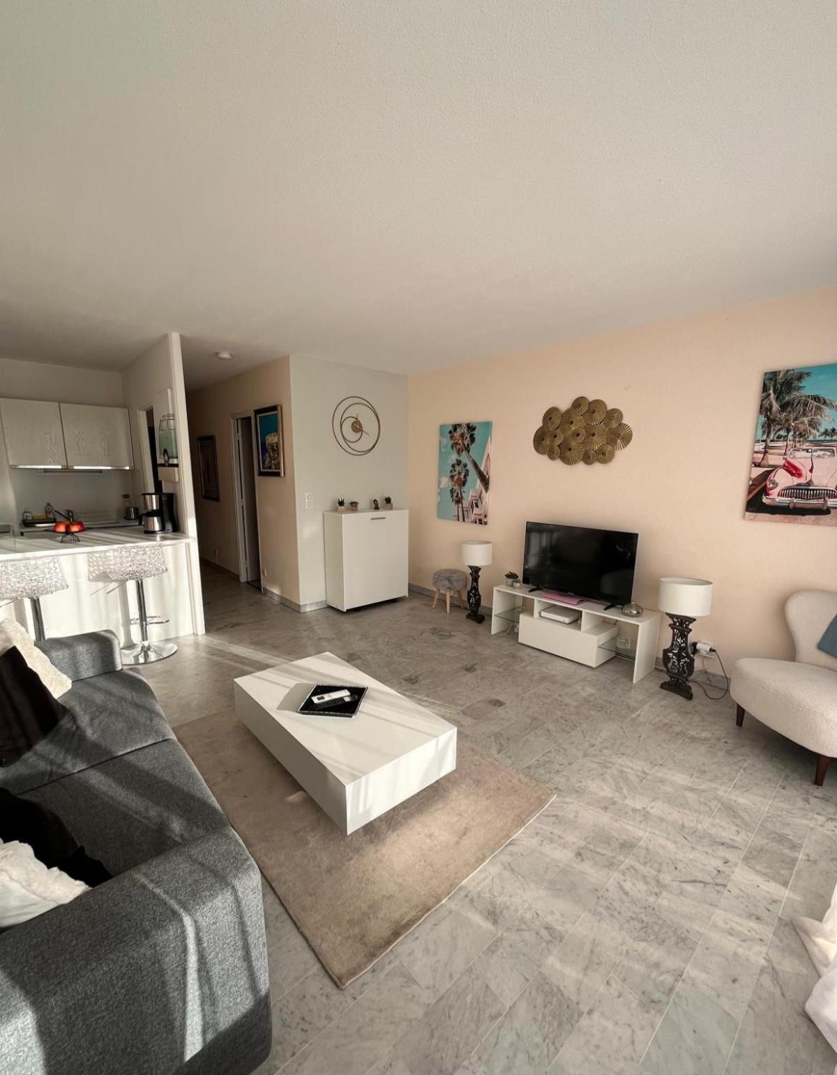 Grand studio localisation idéale