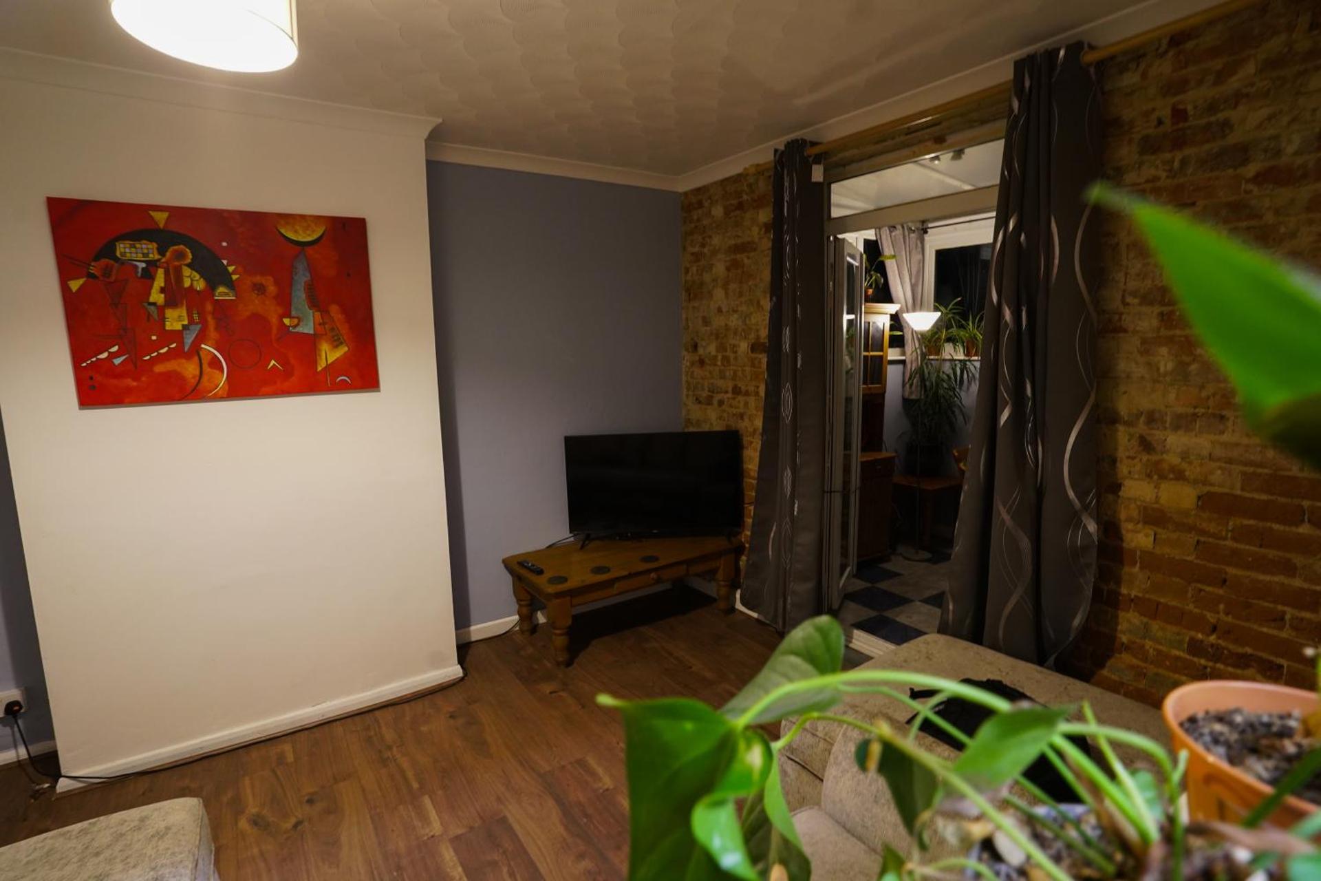 3 Bedroom home by Ipswich docks.