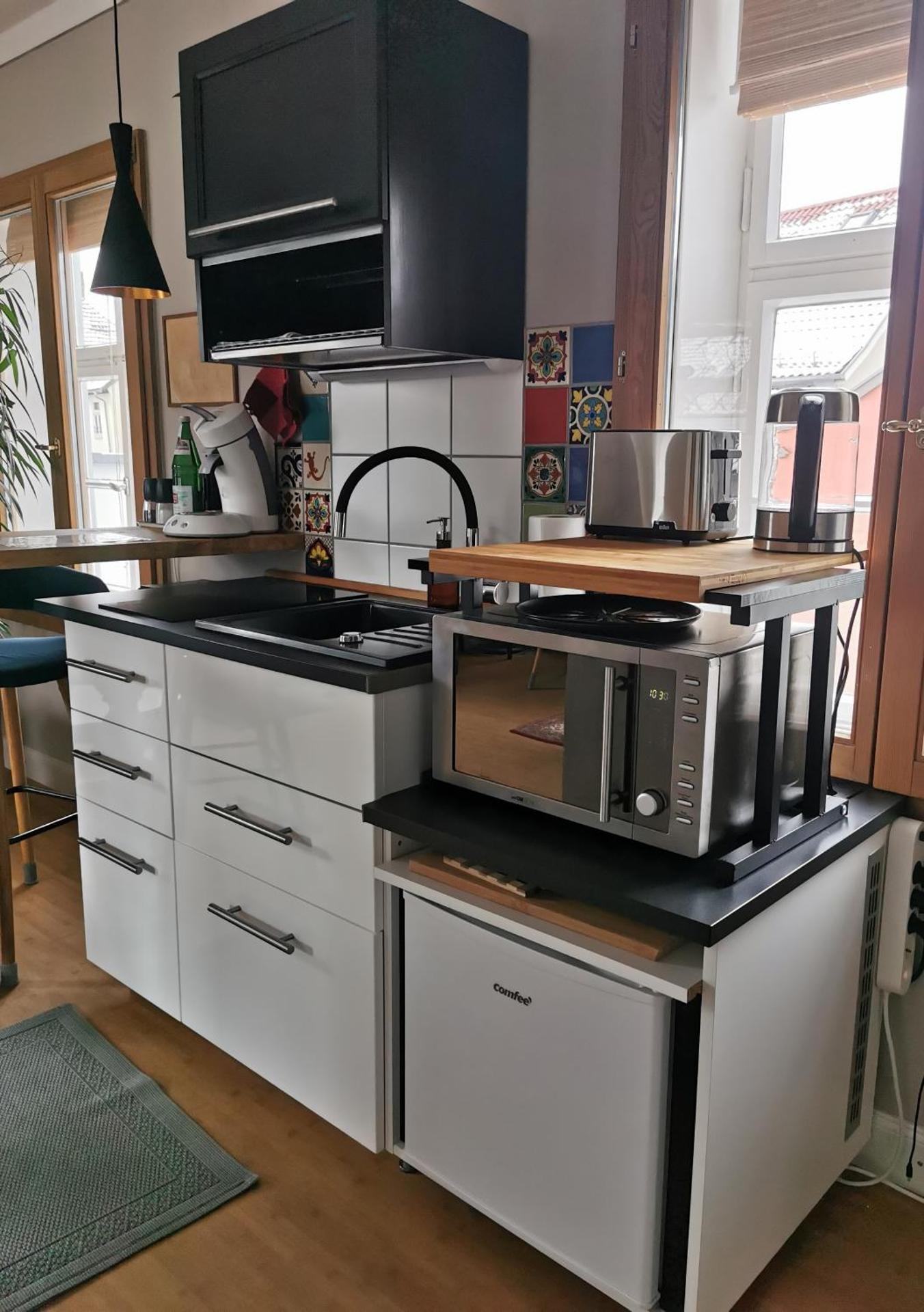 Kitchen or kitchenette