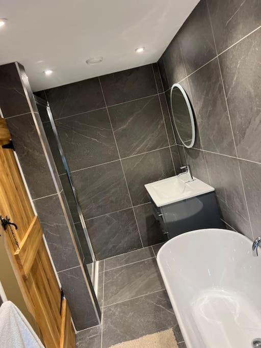 1 The Derry, Luxury 3 Bedroom Cottage - Sedbergh