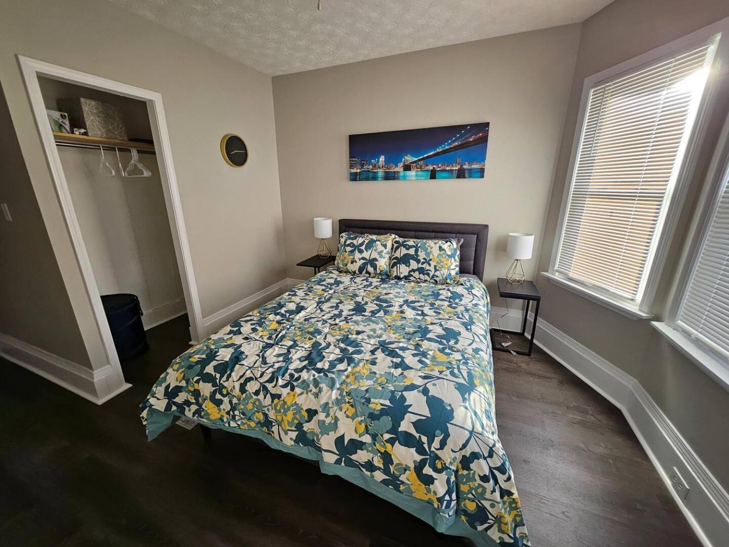 Elegant 4 Bed Room at Cleveland Clinic Area