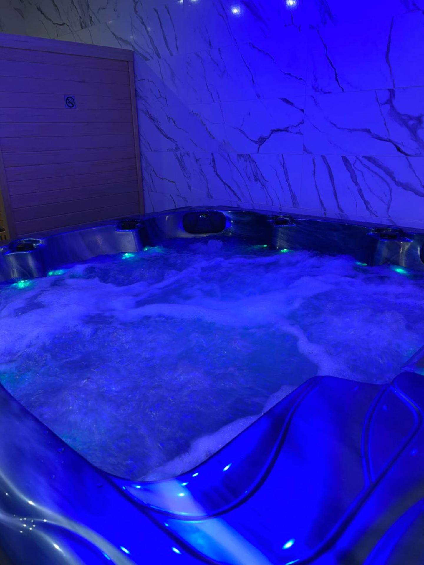 La nuit de rêve Spa privatif Jaccuzi Sauna suite 1