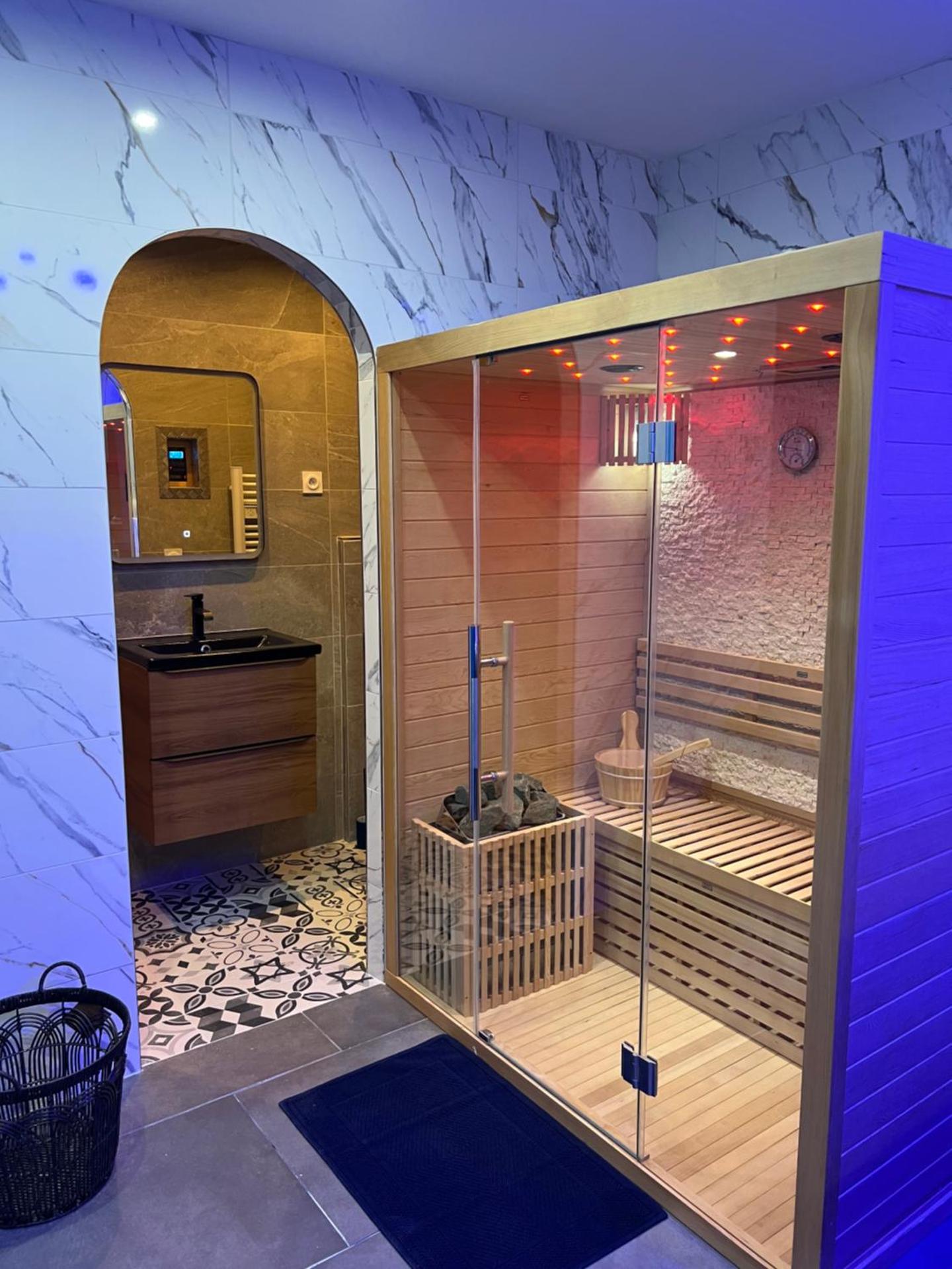 La nuit de rêve Spa privatif Jaccuzi Sauna suite 1