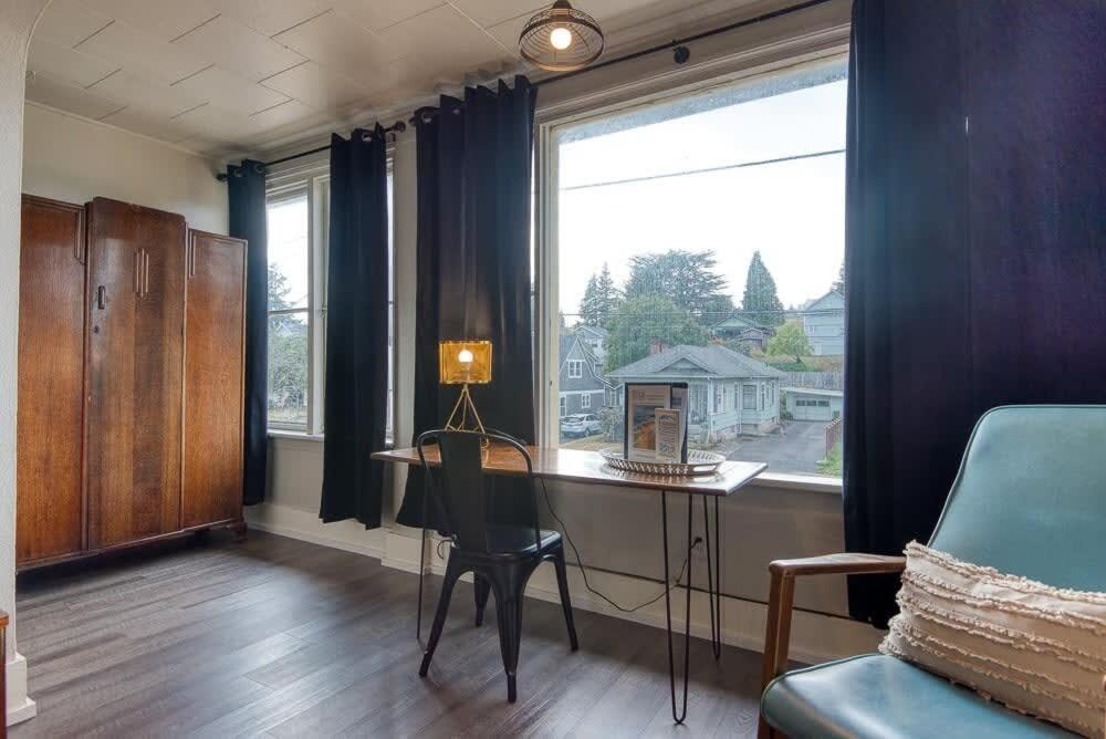 #StayinMyDistrict Historic Apartment Near Downtown