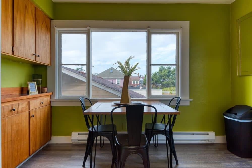 #StayinMyDistrict Historic Apartment Near Downtown