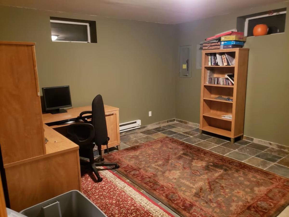 Large Private House on 5 Wooded Acres. Total Privacy!