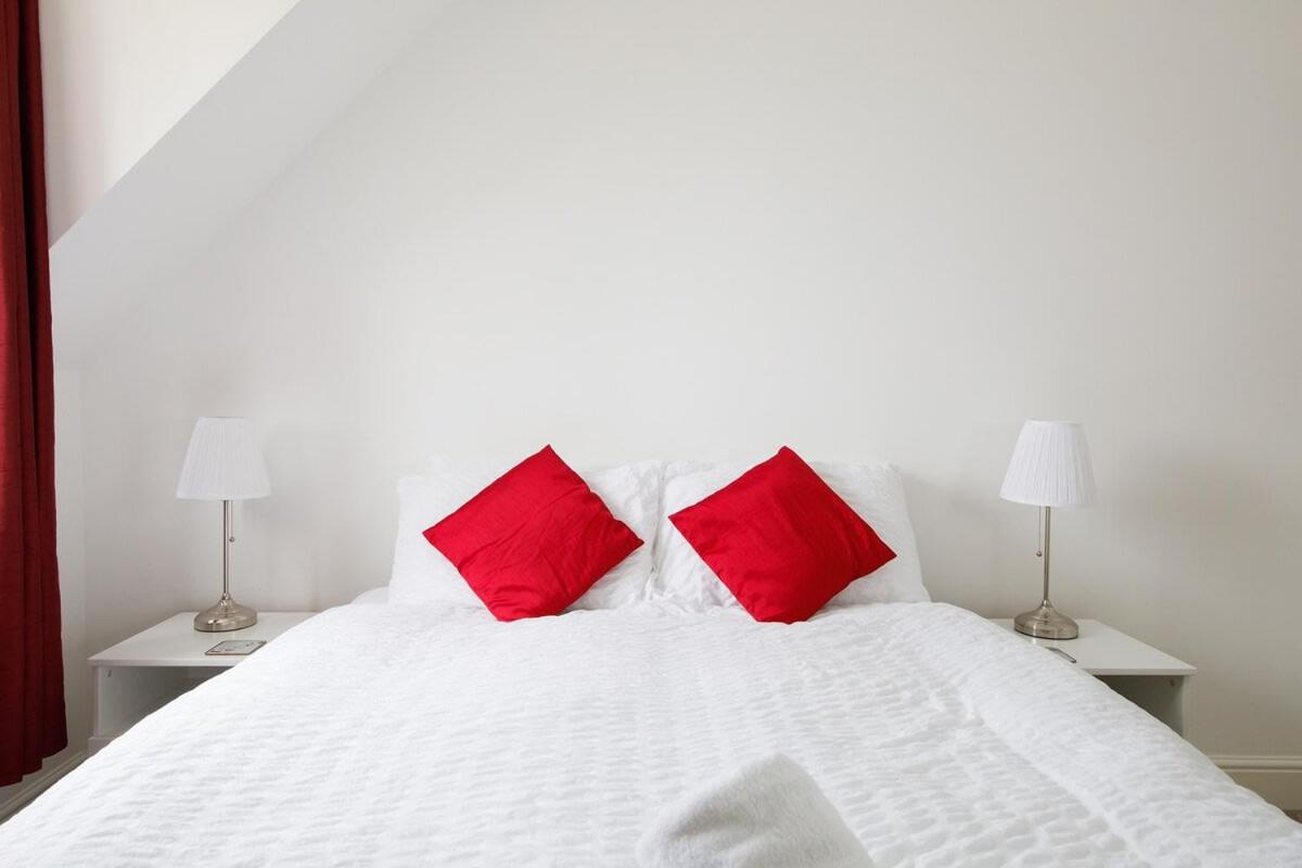 Lovely Selsey apartment with sea views sleeps 4