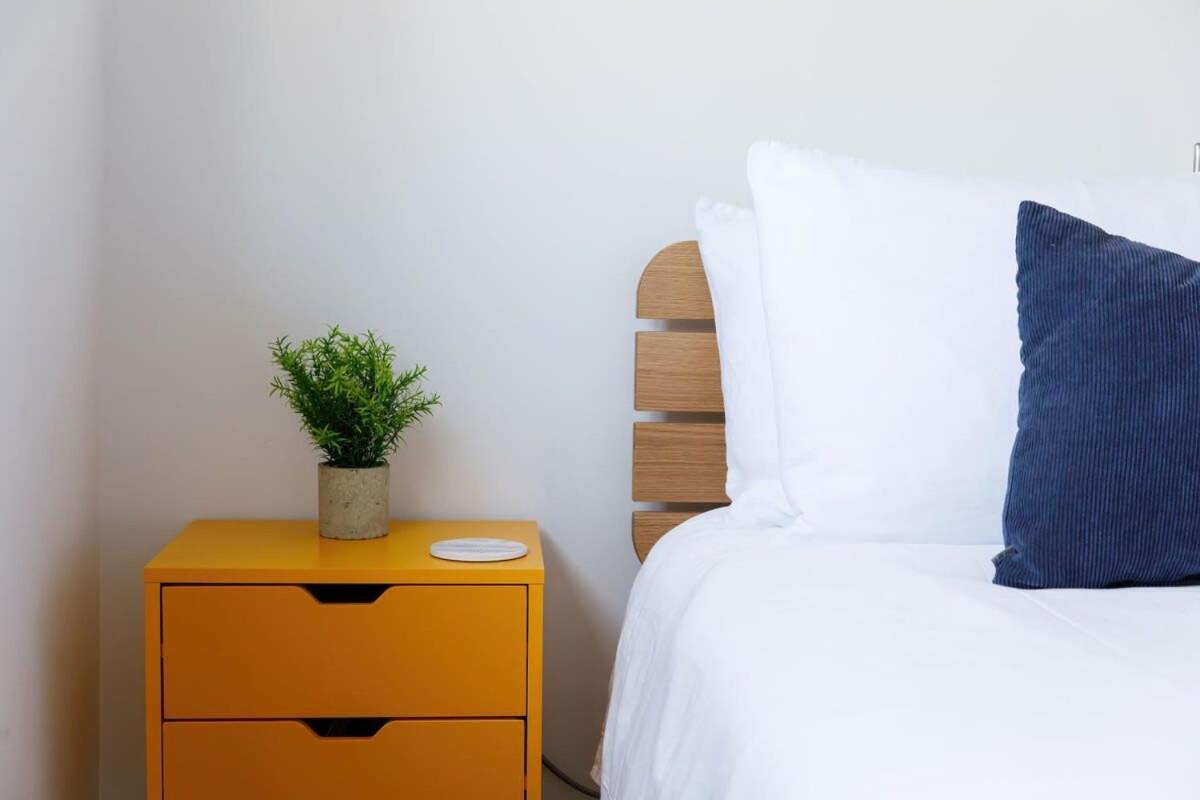 Coastal Retreat for 6 Close to Beaches