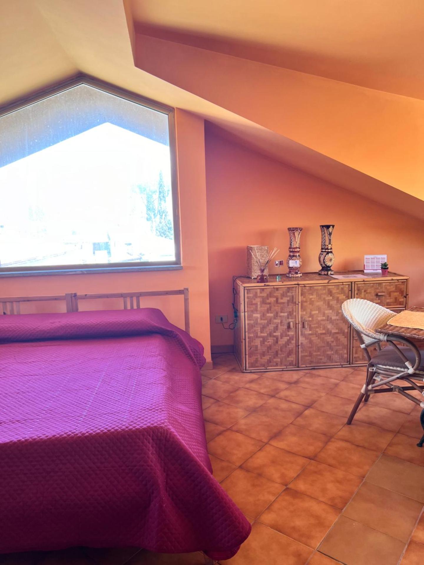 Giustina - appartamento spazioso e tranquillo - parcheggio privato per BICI e auto - su richiesta ammessi animali