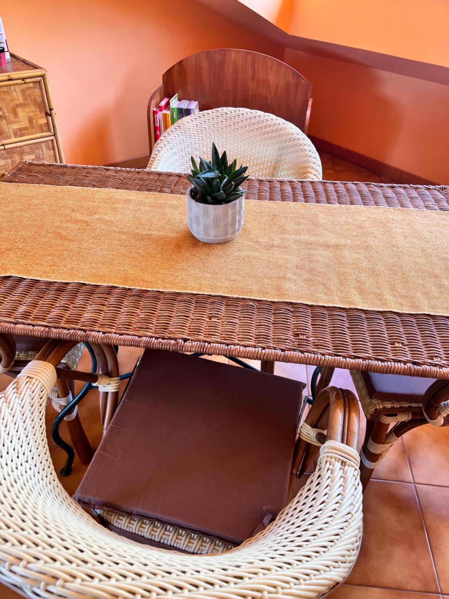 Giustina - appartamento spazioso e tranquillo - parcheggio privato per BICI e auto - su richiesta ammessi animali