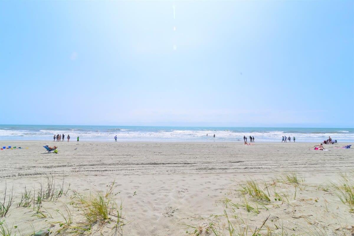 Ocean Blvd Paradise Steps to Beach w Pool and Grill
