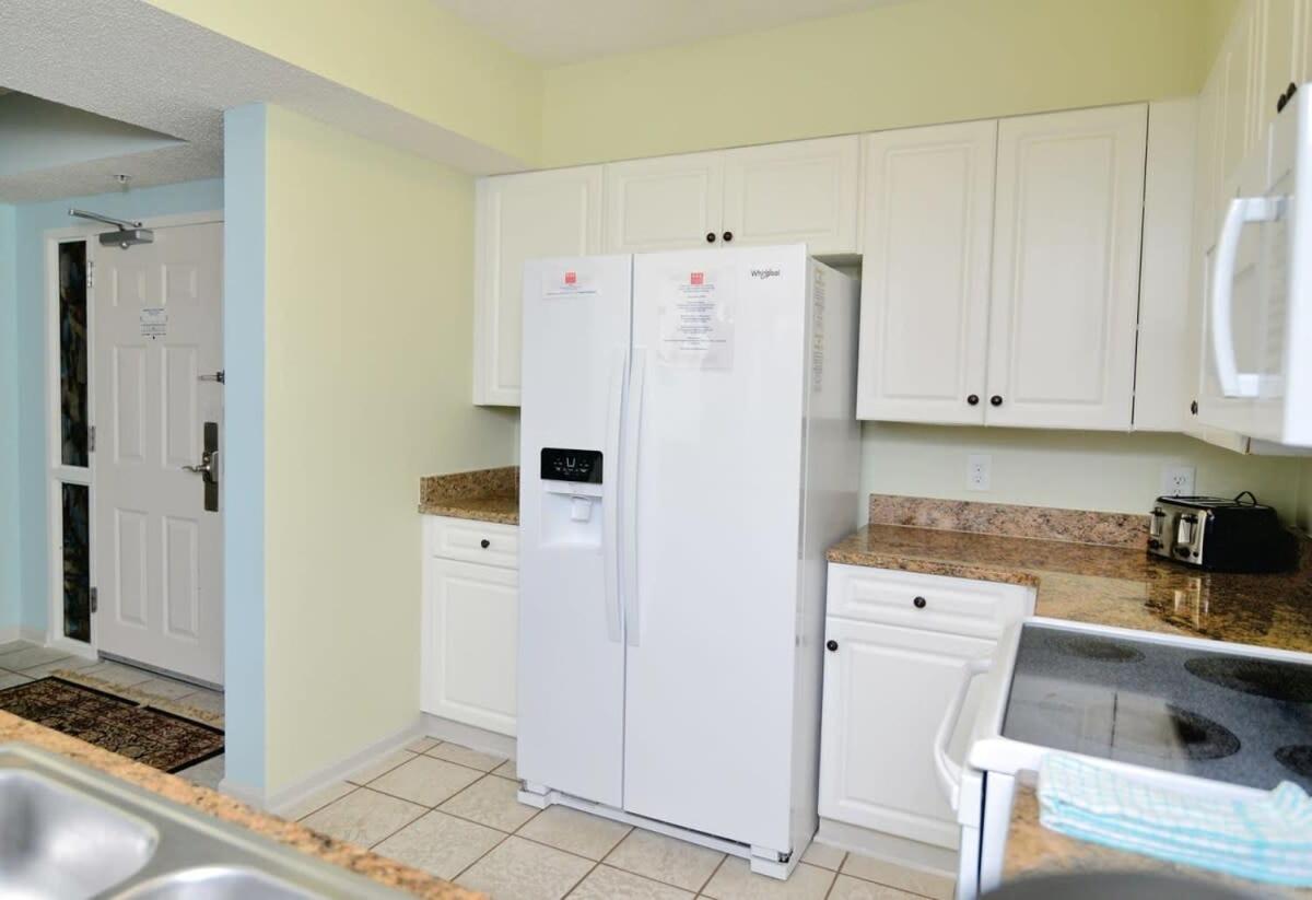 Waterfront Luxury Huge Condo with 15000sf Pool