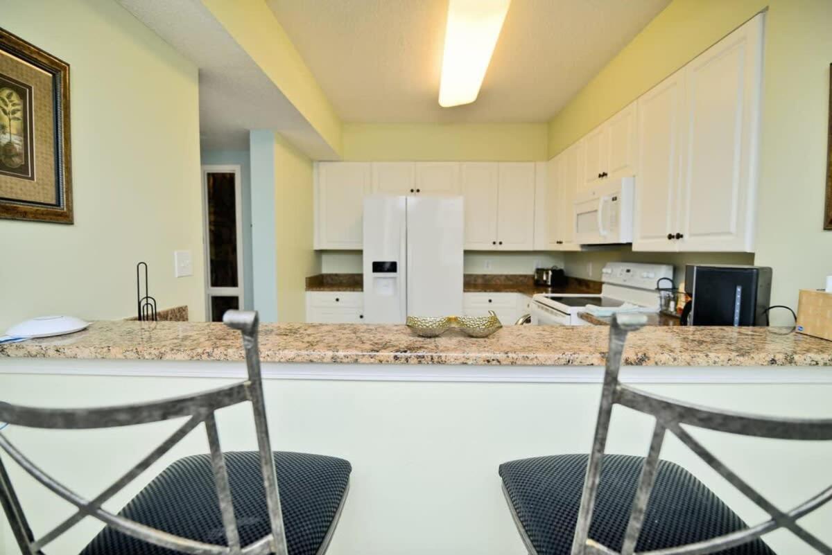 Waterfront Luxury Huge Condo with 15000sf Pool