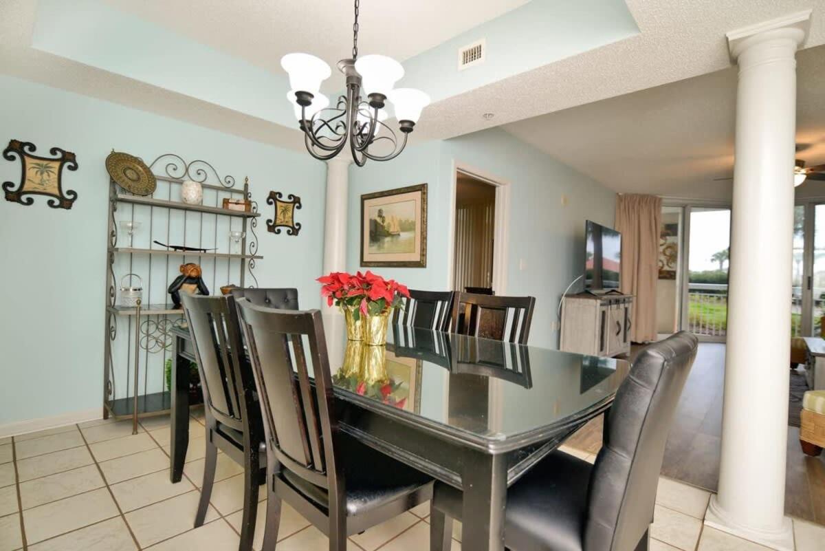 Waterfront Luxury Huge Condo with 15000sf Pool