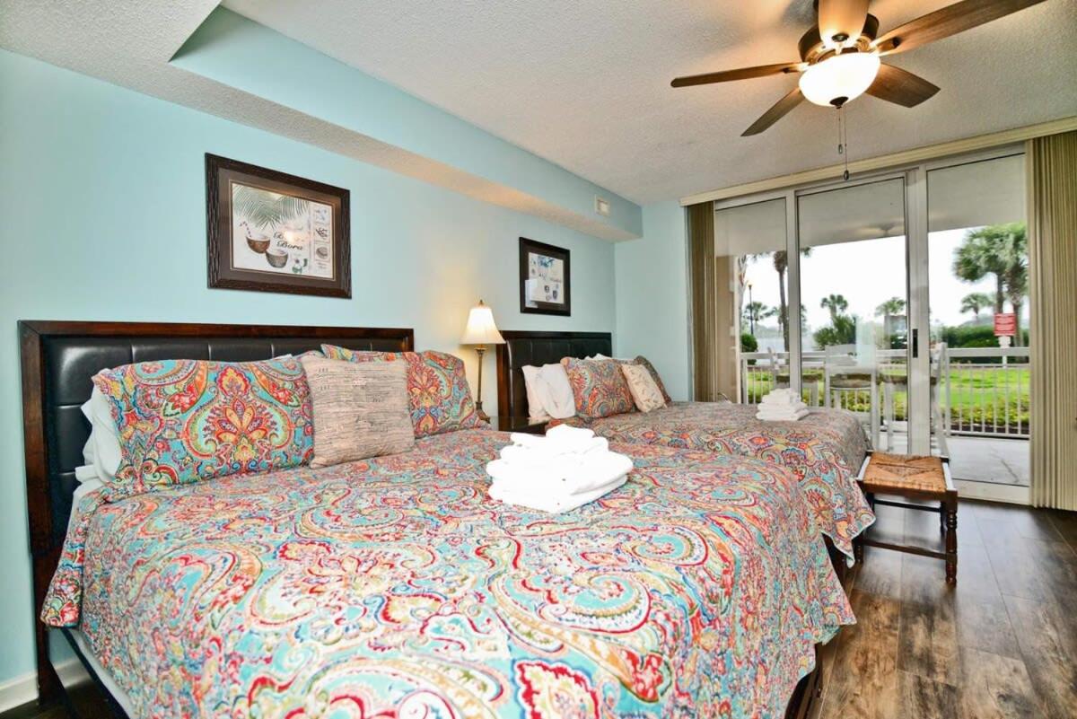 Waterfront Luxury Huge Condo with 15000sf Pool