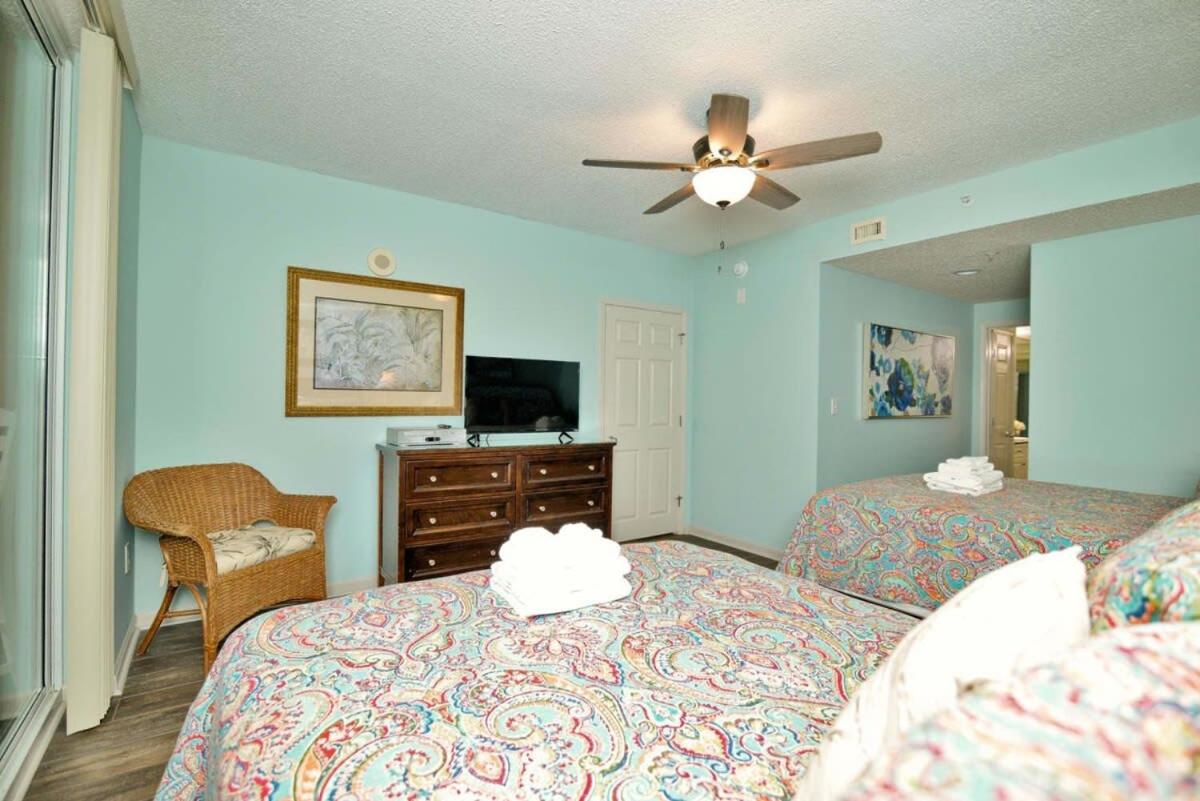 Waterfront Luxury Huge Condo with 15000sf Pool