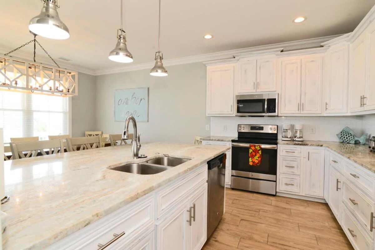 Anchor Down Luxury Ocean View Beach House w Pool