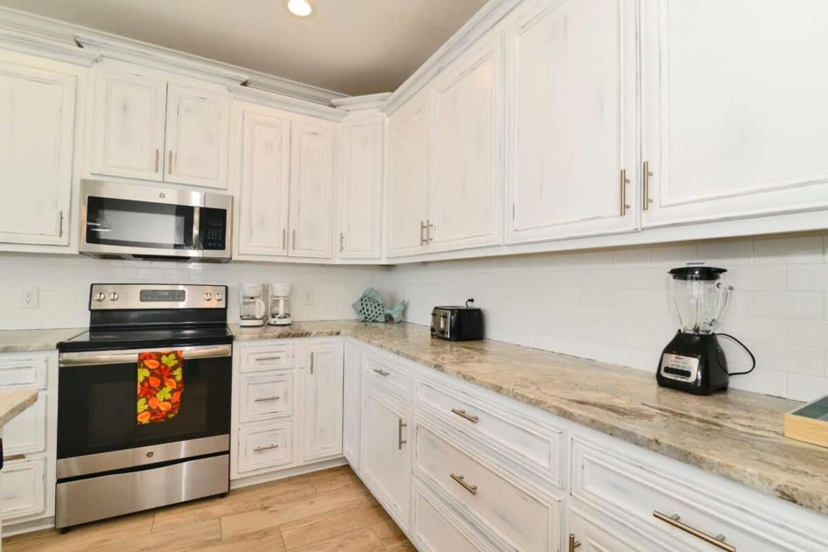 Anchor Down Luxury Ocean View Beach House w Pool