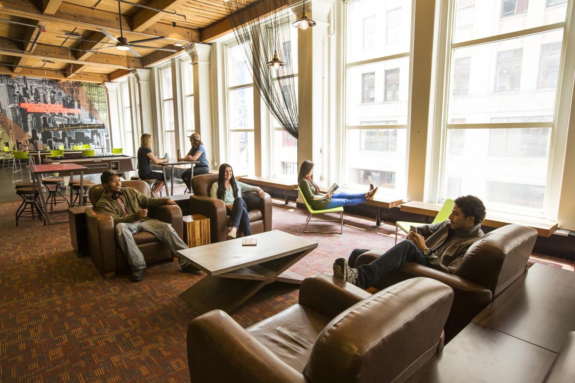 Communal lounge/ TV room