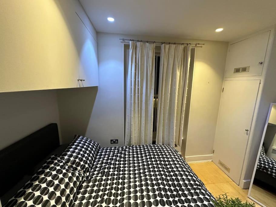 Comfortable flat near Portobello Rd