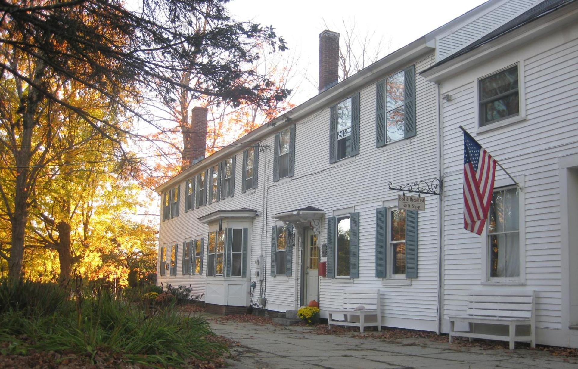 The Bridges Inn at Whitcomb House B&B