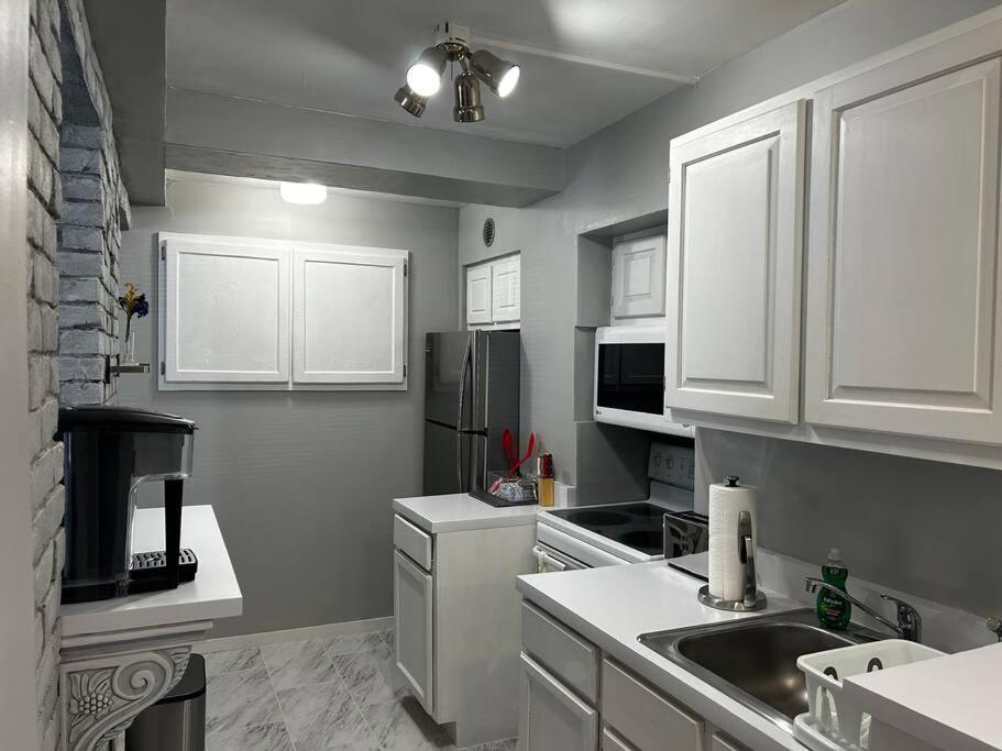 Walk To Goodspeed Opera House from this quaint 2 BDRM APT