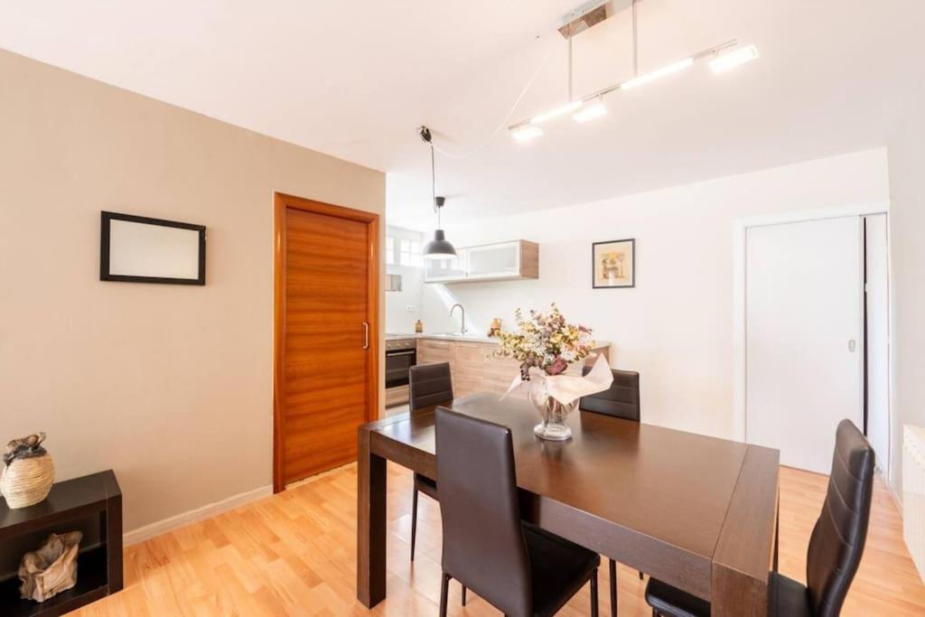 Casa Mar Blava con piscina comunitaria junto Barcelona Centro