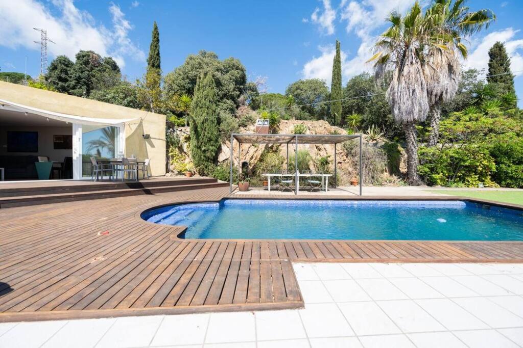 Casa Mar Blava con piscina comunitaria junto Barcelona Centro