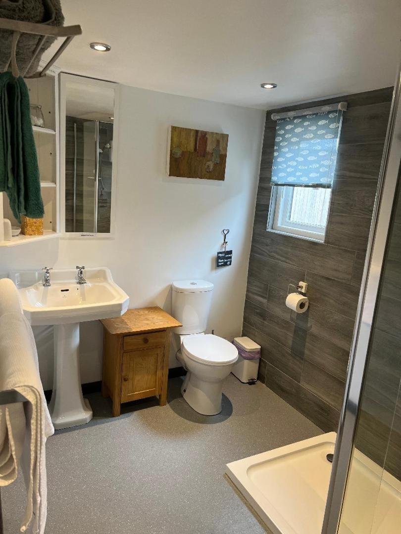 Quirky Barn Conversion Crowhurst Battle