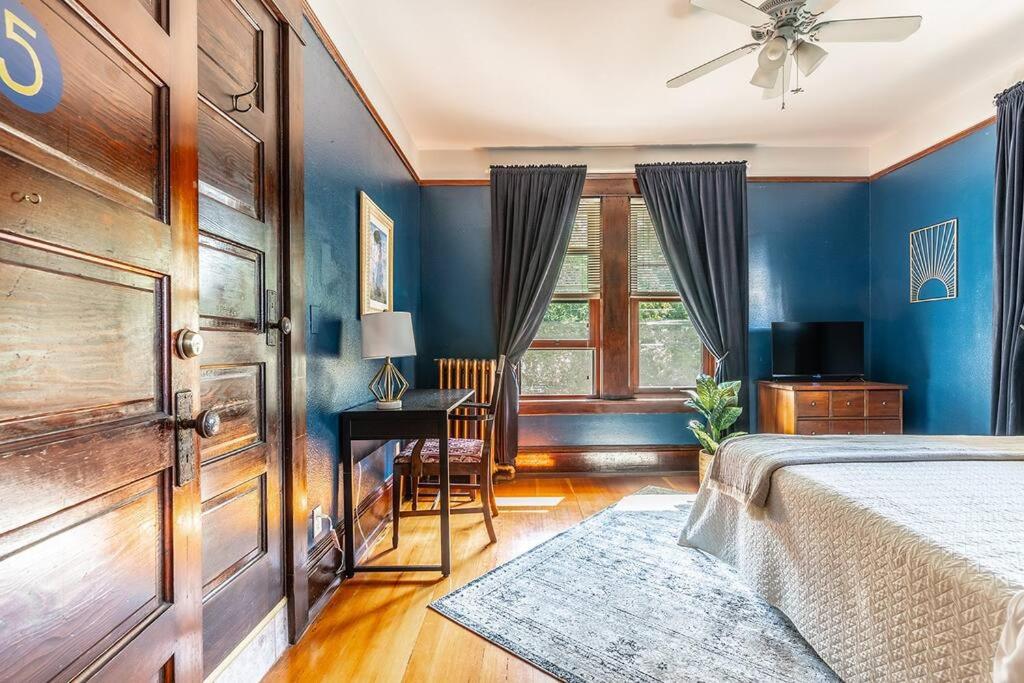 Charming Room in Historic BnB with Parking - Rm 5