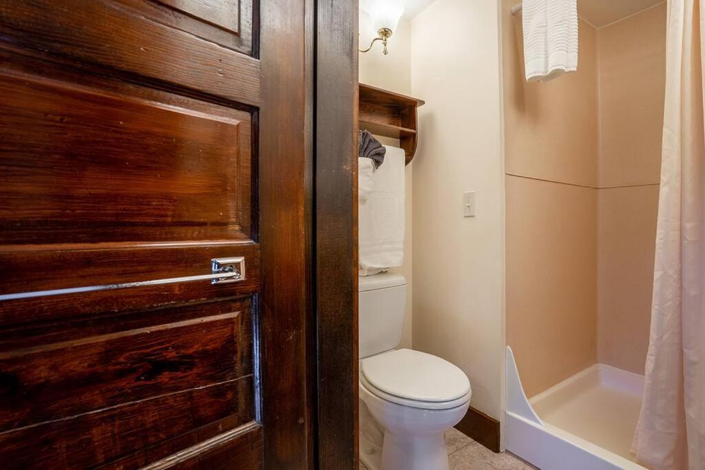 Charming Room in Historic BnB with Parking - Rm 5