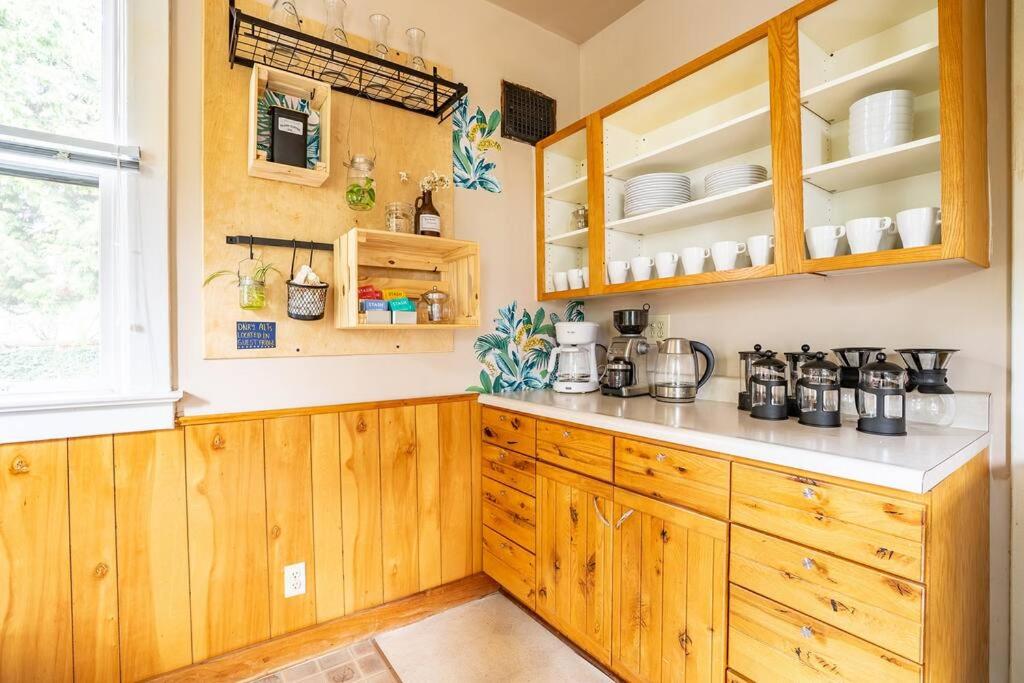 Charming Room in Historic BnB with Parking - Rm 5