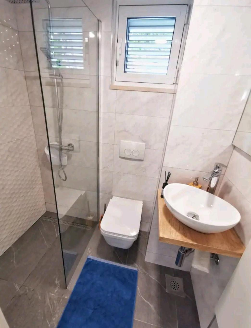 4M studios Above Sunset Beach