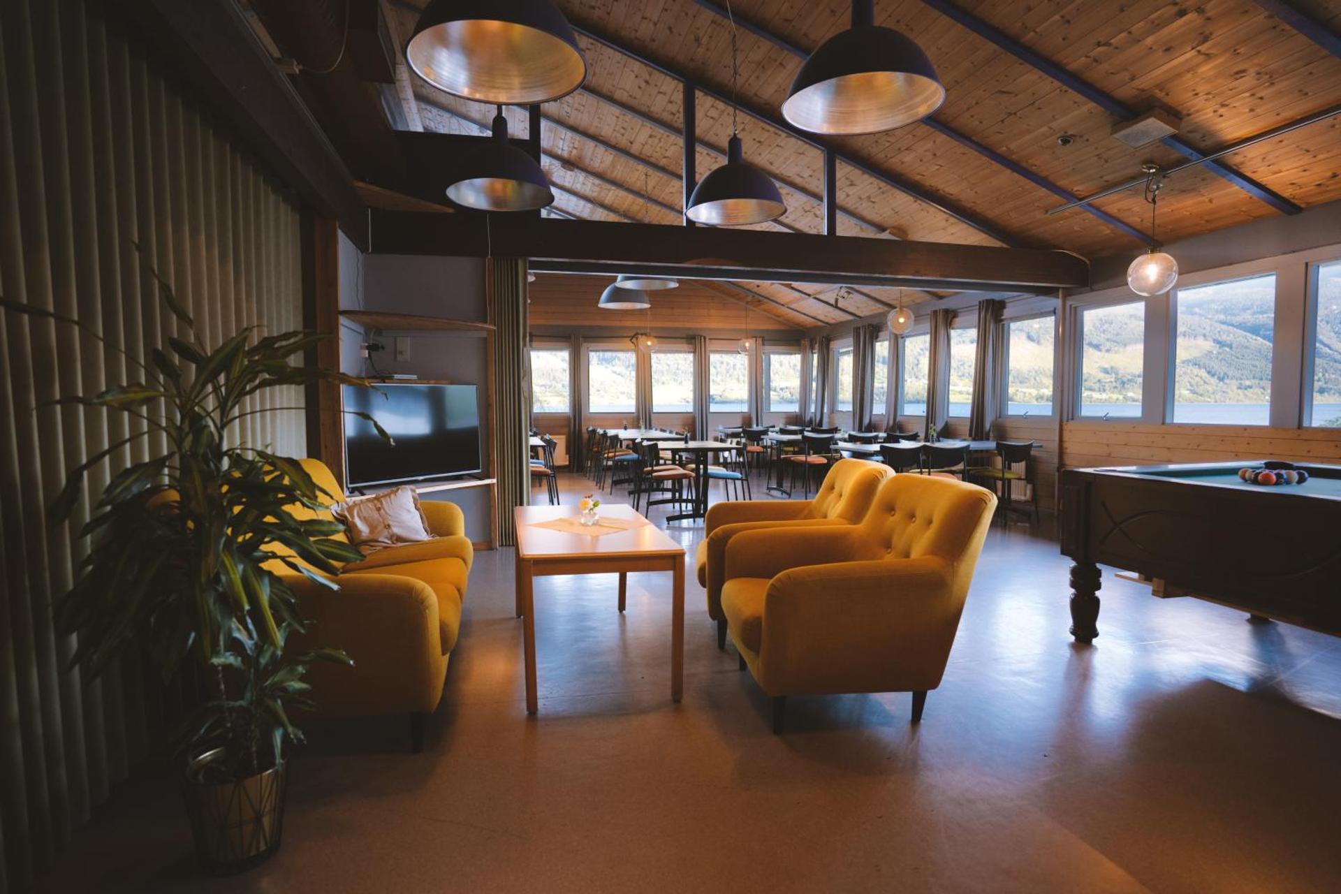 Communal lounge/ TV room