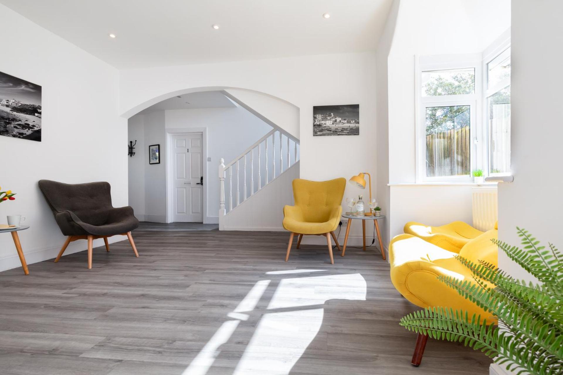 Communal lounge/ TV room