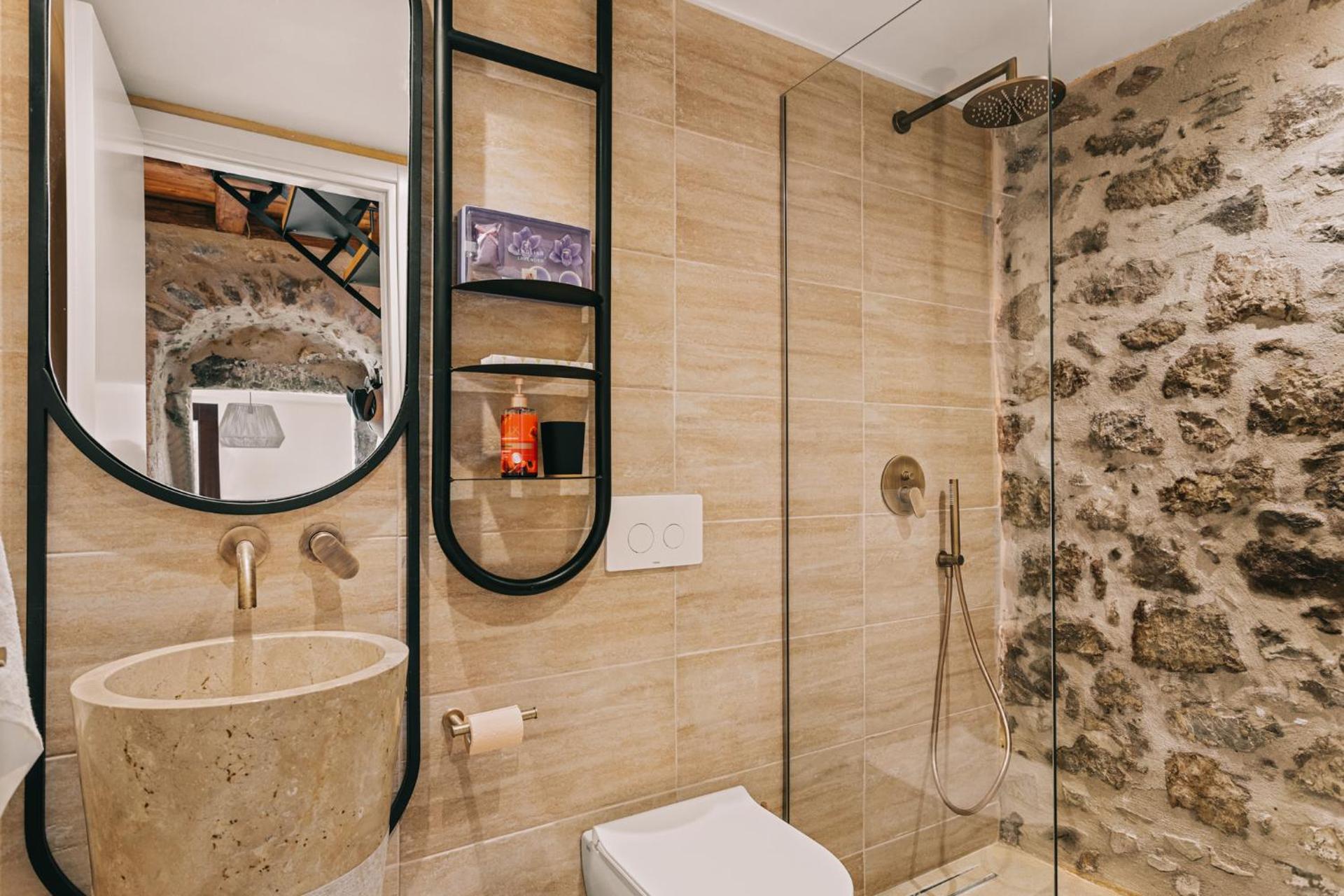 Hawk Tower Apartment - Pyrgos Towers Complex