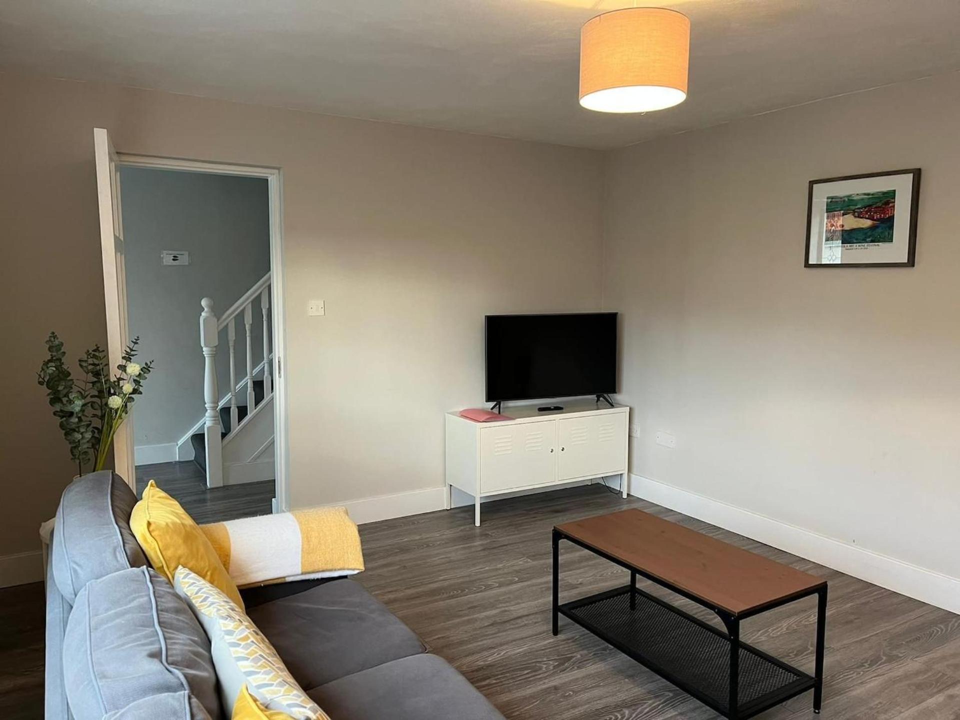 Communal lounge/ TV room