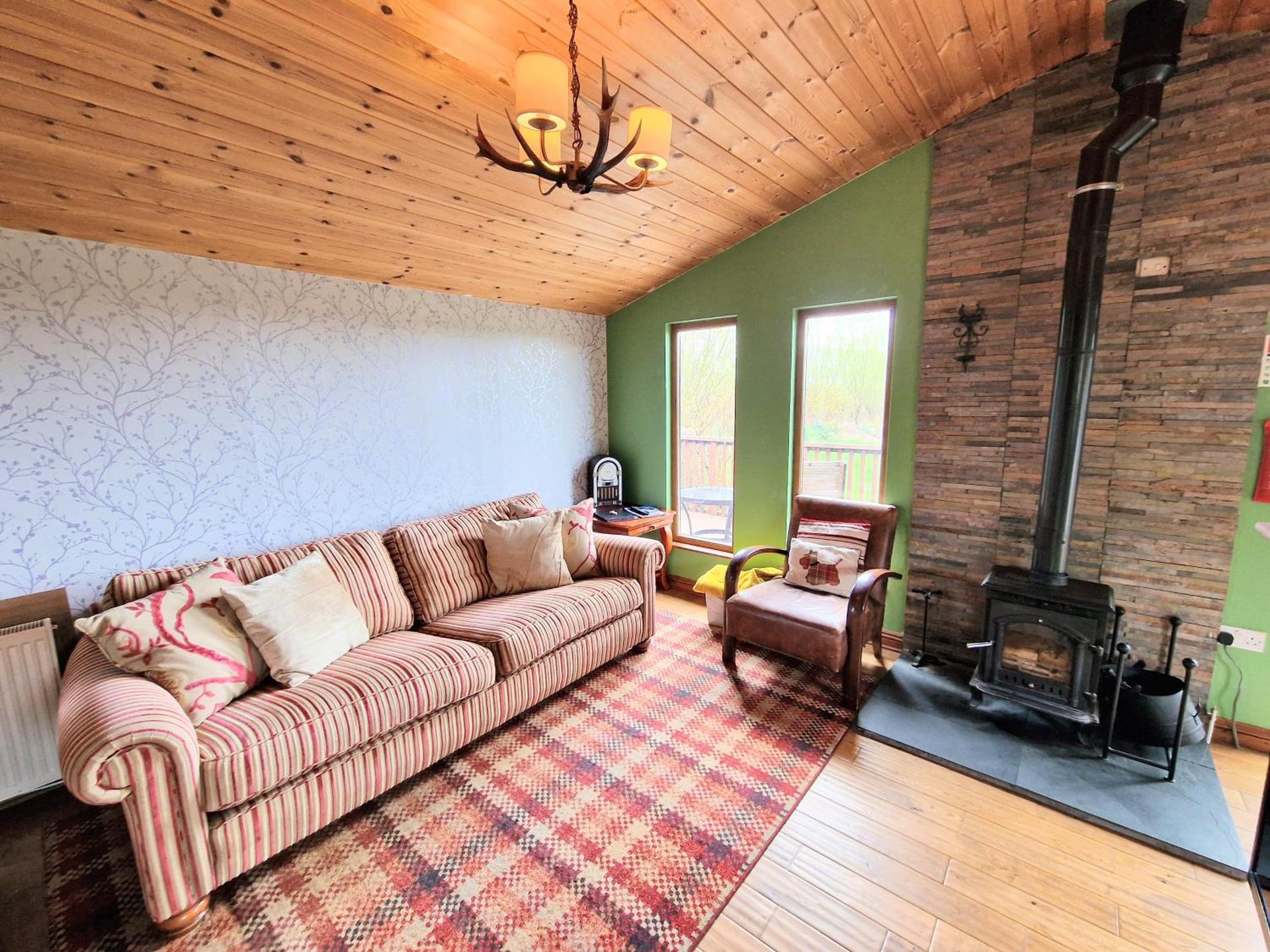 Torridon 1 with Private Hot Tub - Fife - Loch Leven - Lomond Hills- Pet Friendly