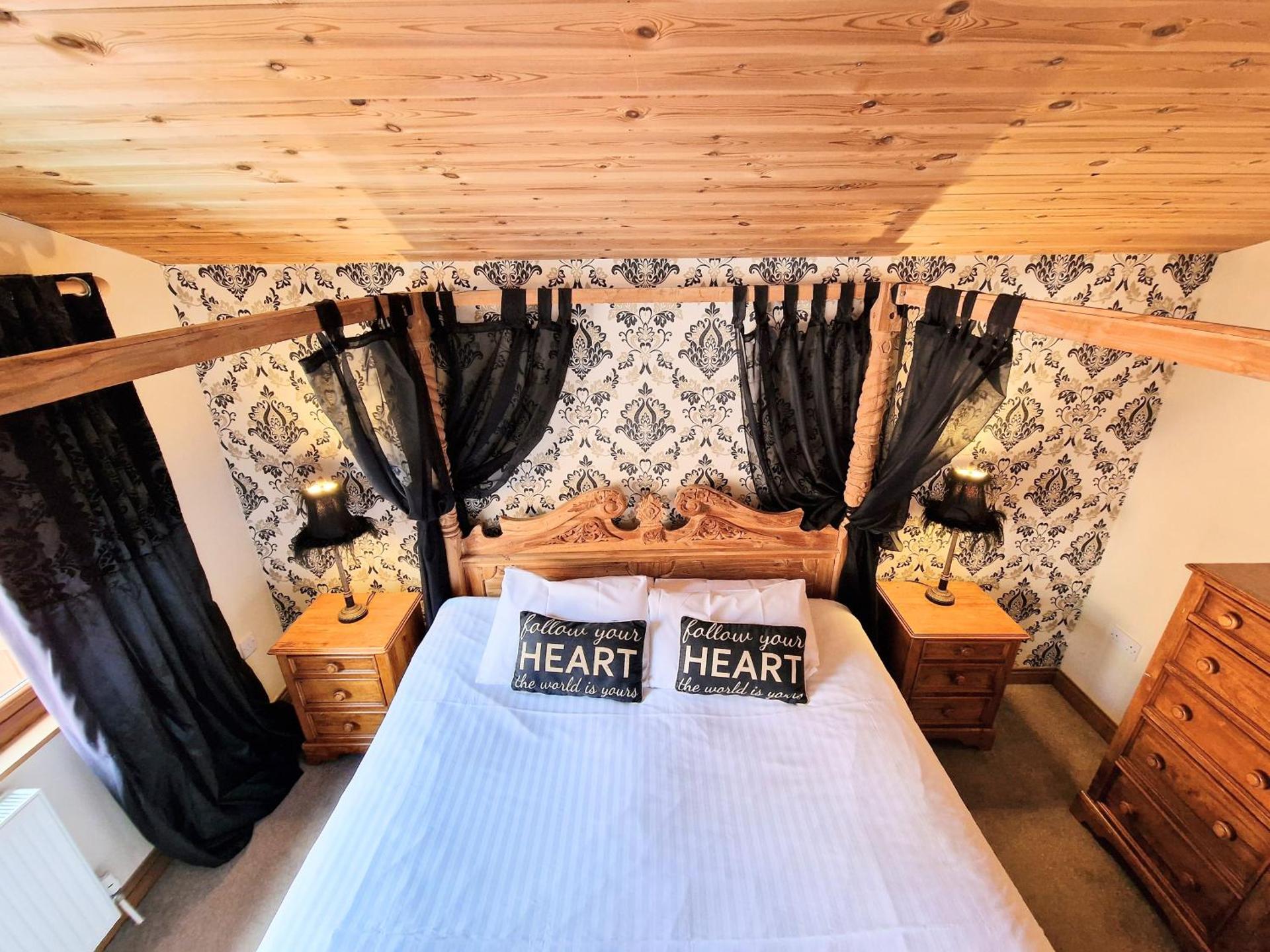 Lomond 2 with Private Hot Tub - Fife - Loch Leven - Lomond Hills