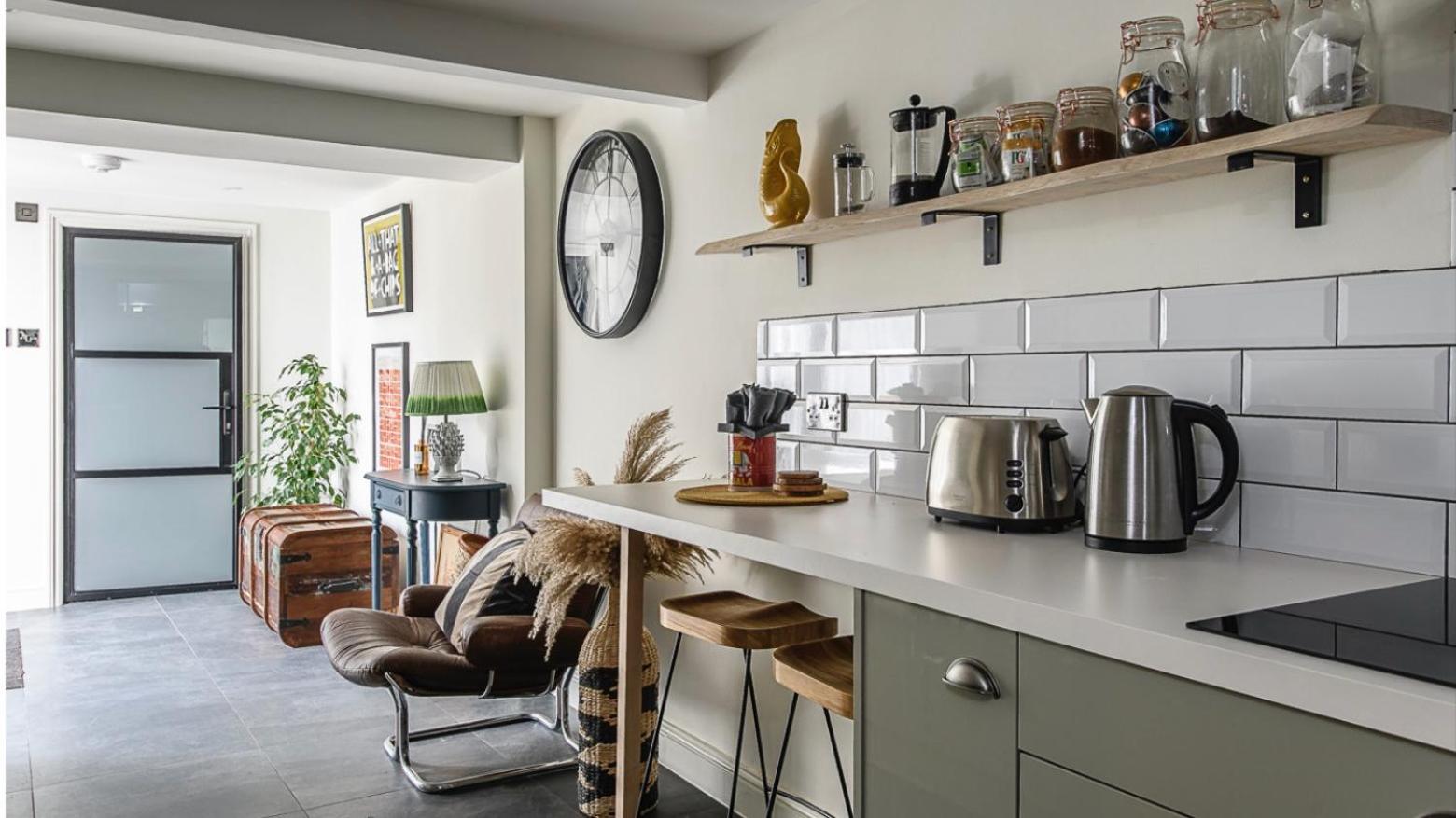 Kitchen or kitchenette