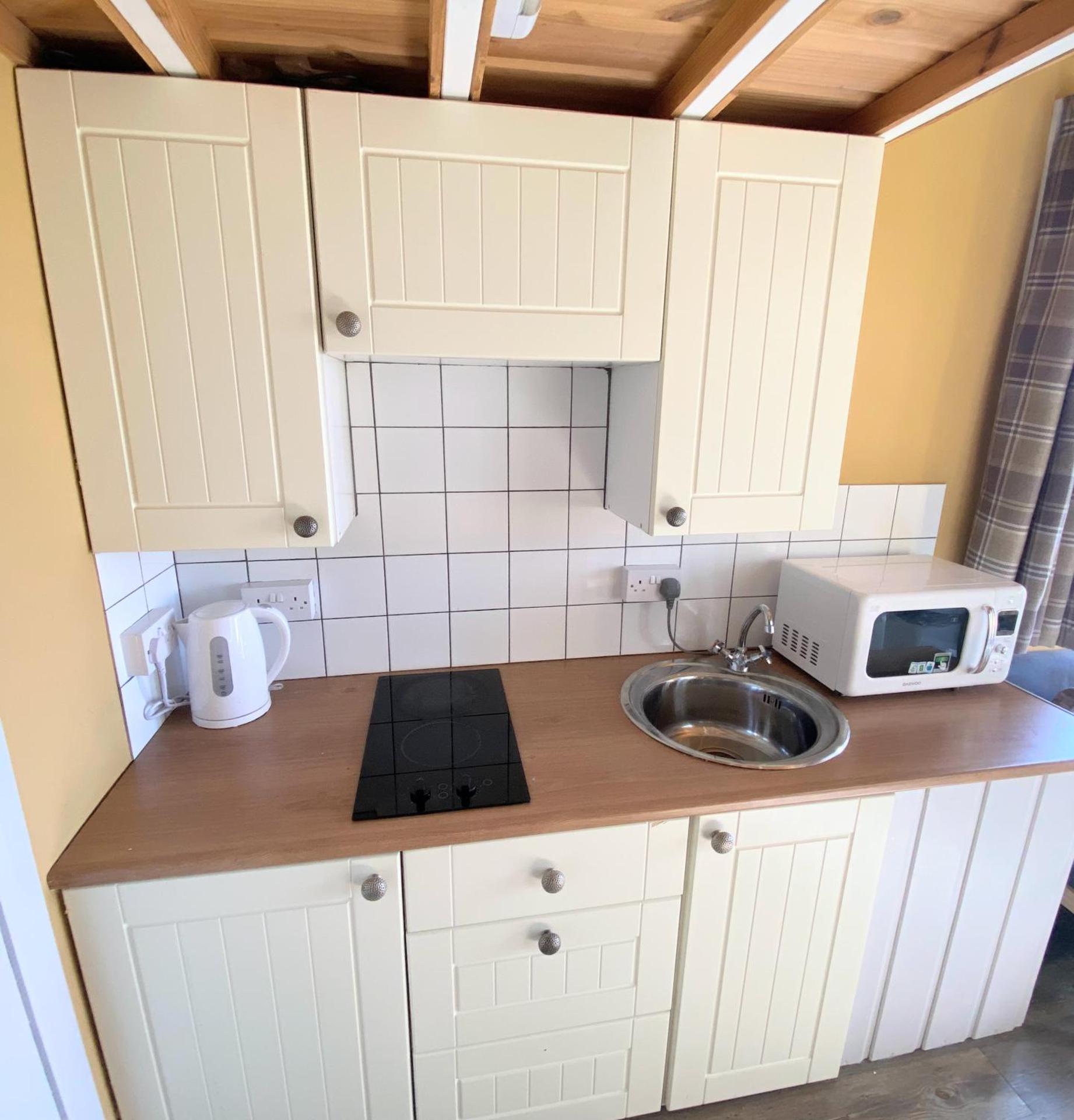 Blair Tiny House with Private Hot Tub - Fife - Loch Leven - Lomond Hills