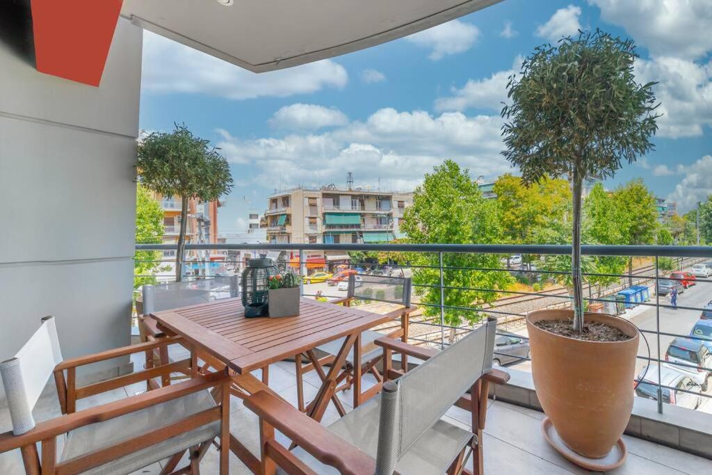 The HostMaster Urban Bliss