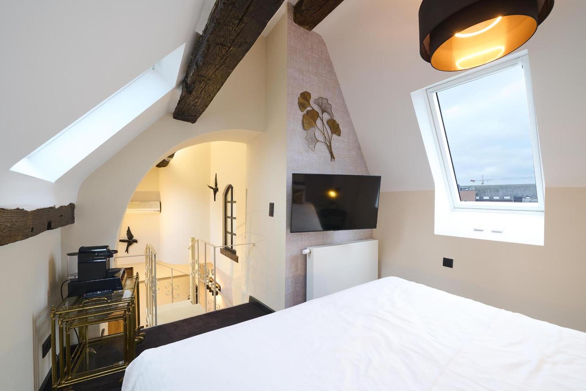 Deluxe Suite with Spa Bath