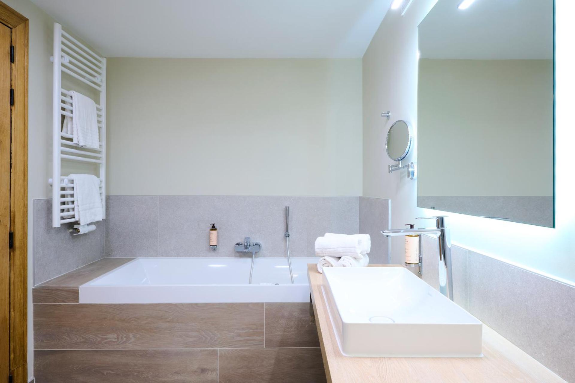 Double Room with Spa Bath