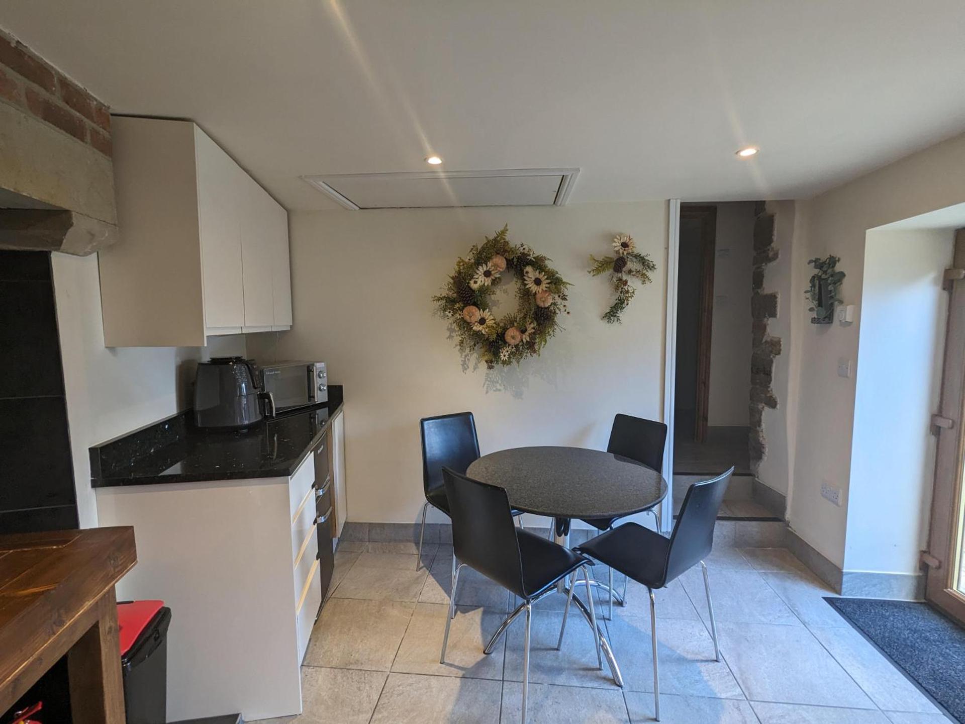 Cozy Cottage Close to Haworth Sleeps 2 with Garden